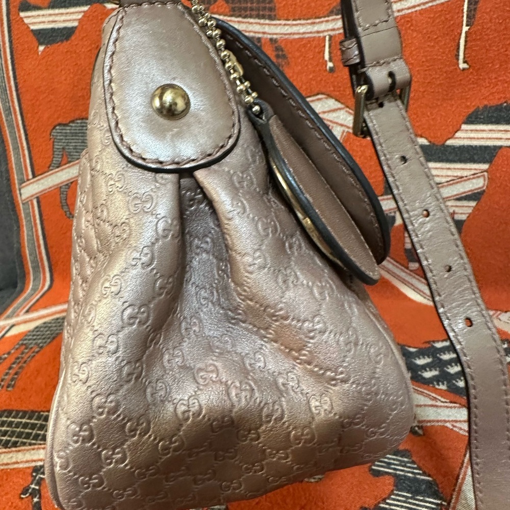 Gucci Metallic Blush Crossbody Bag - Picture 4 of 14